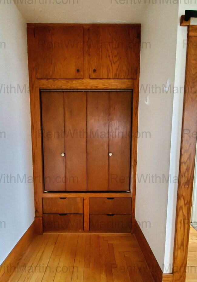 Building Photo - 313 Denver St