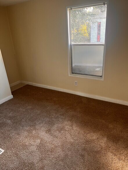 Building Photo - 742 Tallman Cir