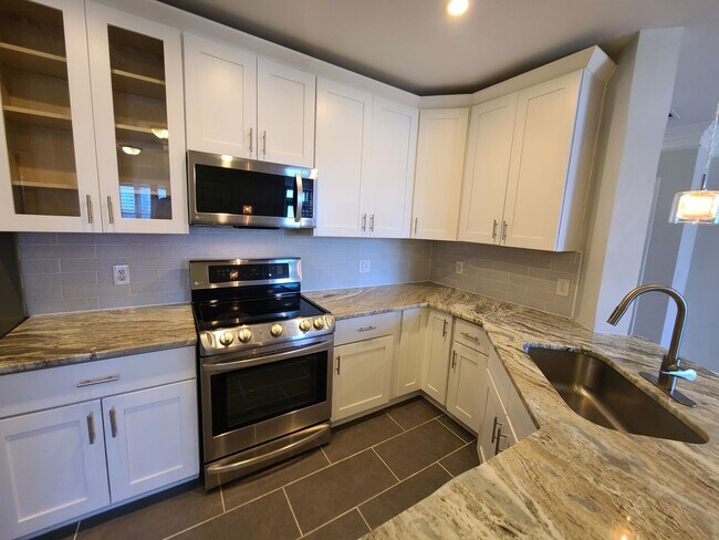 Building Photo - Buckhead - Upgraded Luxury 1 bedroom at Me...