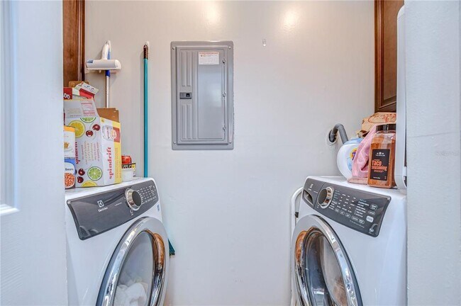 Building Photo - 2926 Lichen Ln