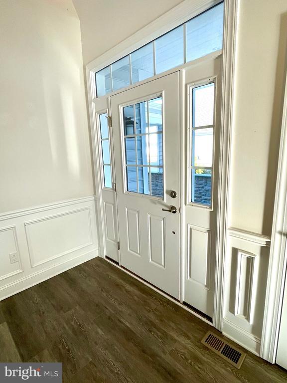 Building Photo - 906 Moorings Cir