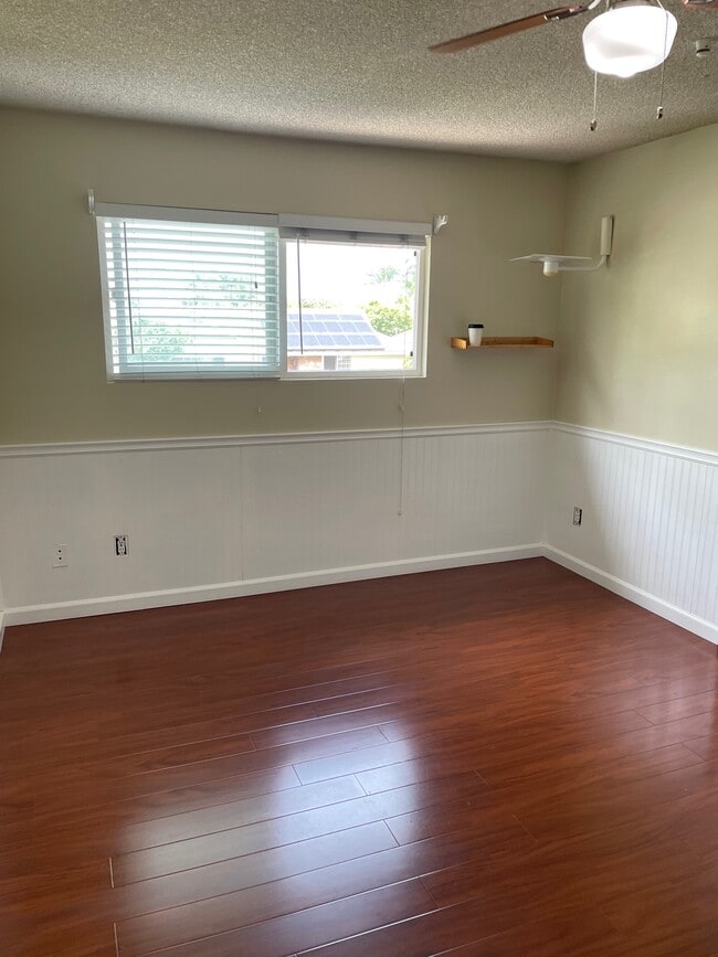 2nd BR Window - 16522 Hillview Cir