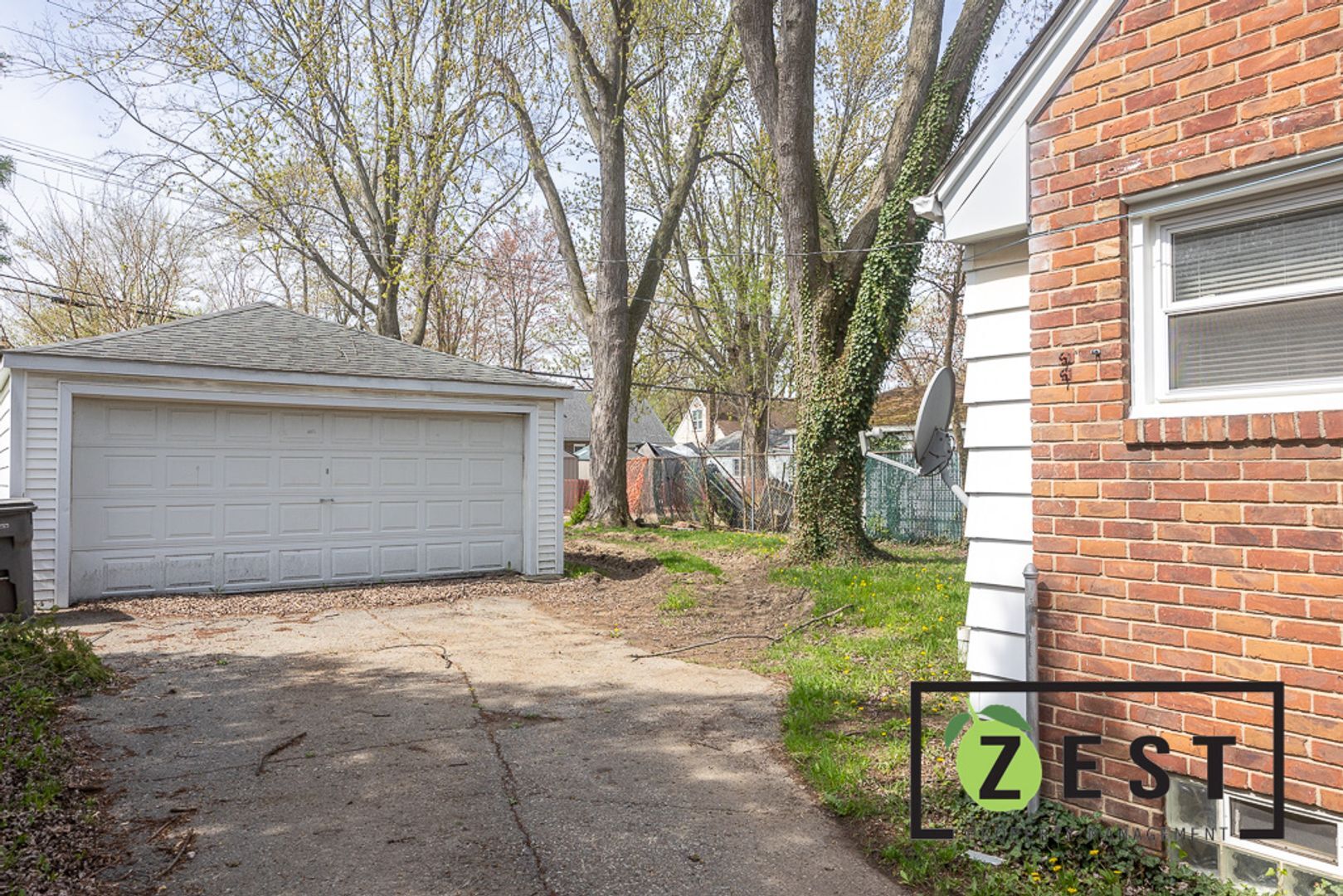 Building Photo - OPEN HOUSE SATURDAY MAY 3RD 2025 10-10:30A...