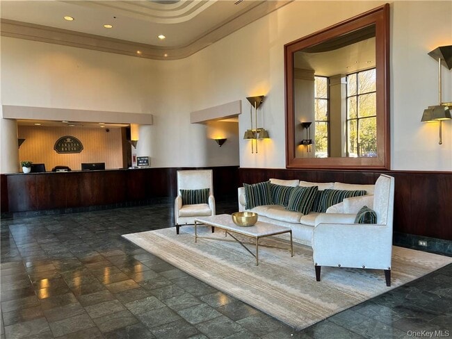 Building Photo - 35 N Chatsworth Ave