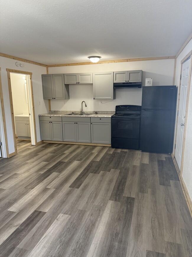 Building Photo - 2881 Elvira Ave