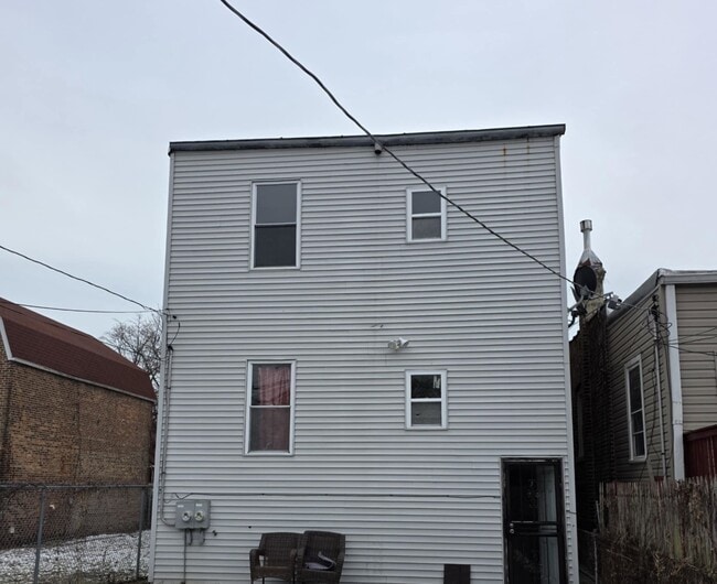 Building Photo - 6946 S Prairie Ave