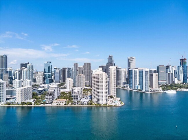 Building Photo - 808 Brickell Key Dr