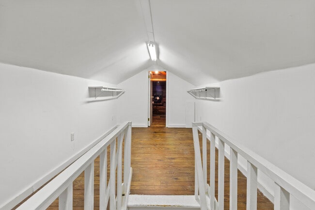 Building Photo - 1502 Tryon Rd