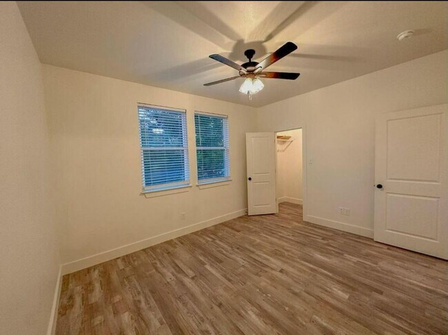 Building Photo - Heart of Lubbock Duplex