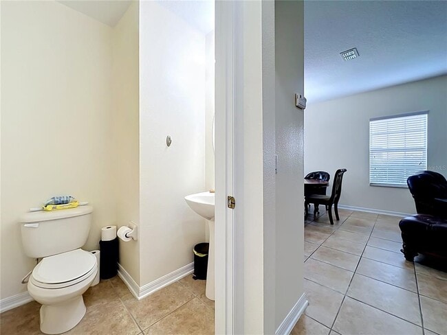 Building Photo - 2826 Oakville Pl