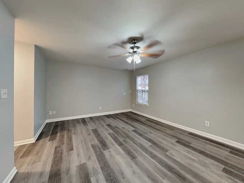 Building Photo - 302 Graham Meadow Dr