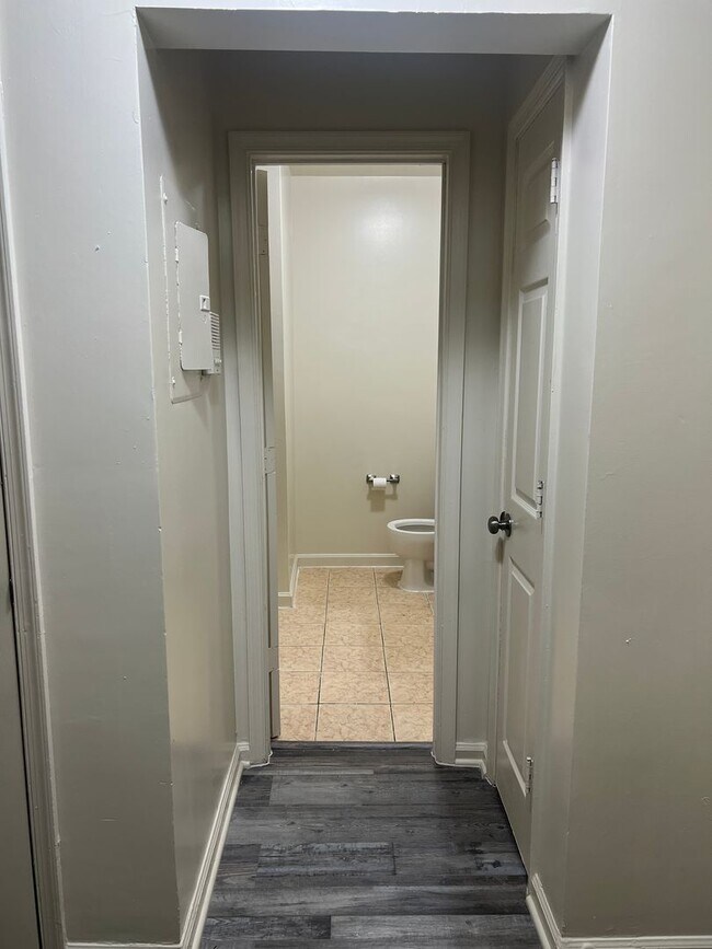 Interior Photo - 741 Alabama St. SE