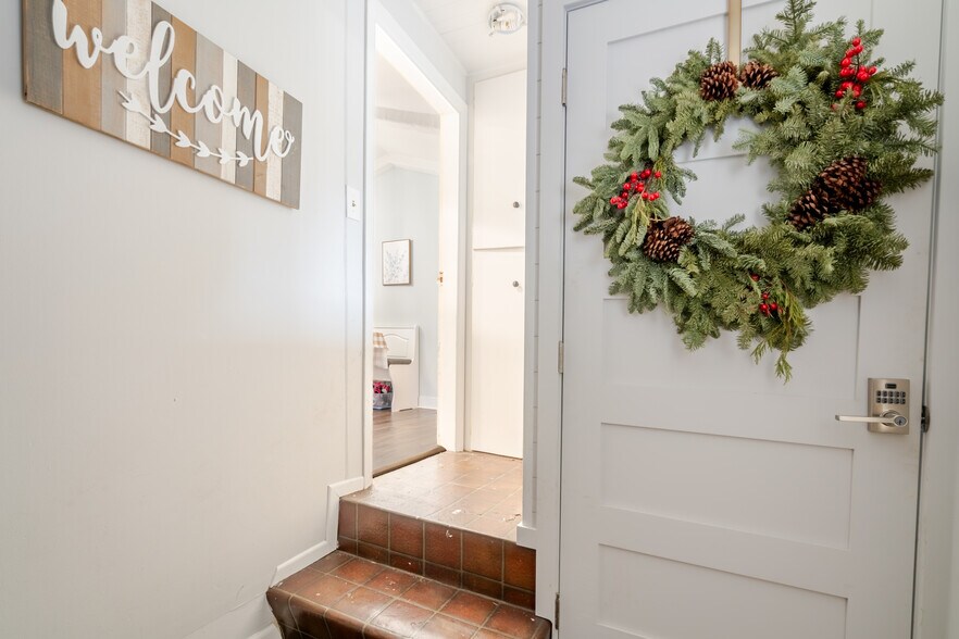 Building Photo - 200 W Arlington St