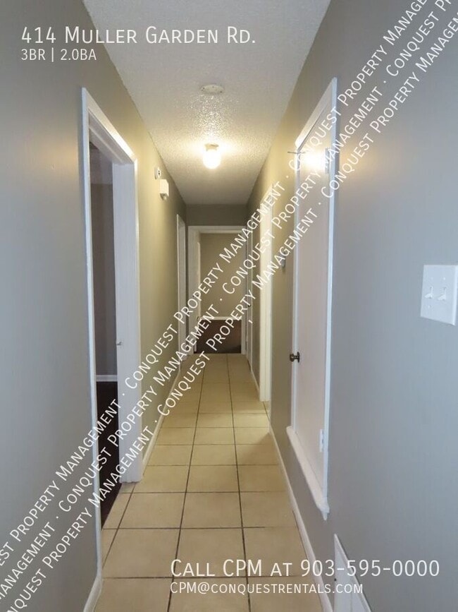 Building Photo - 414 Muller Garden Rd