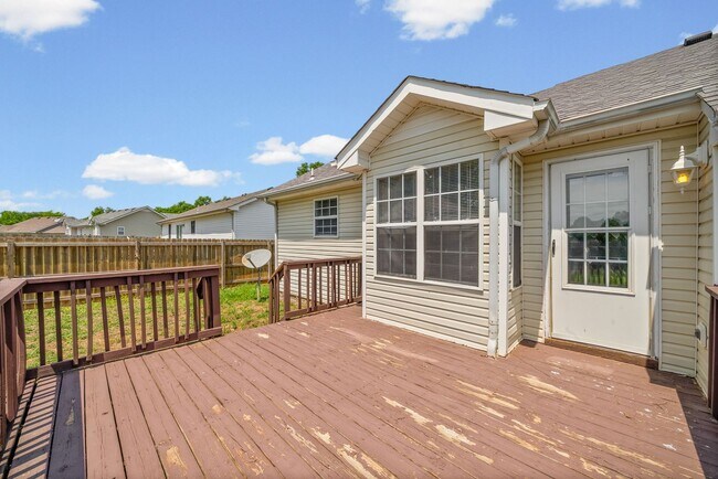 Building Photo - 3865 Roscommon Way