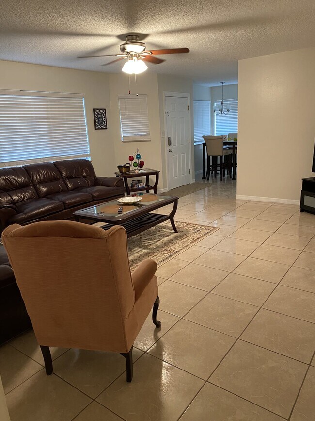 Building Photo - 7350 Oak Meadows Cir