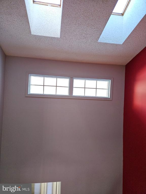 Building Photo - 45 Coriander Dr