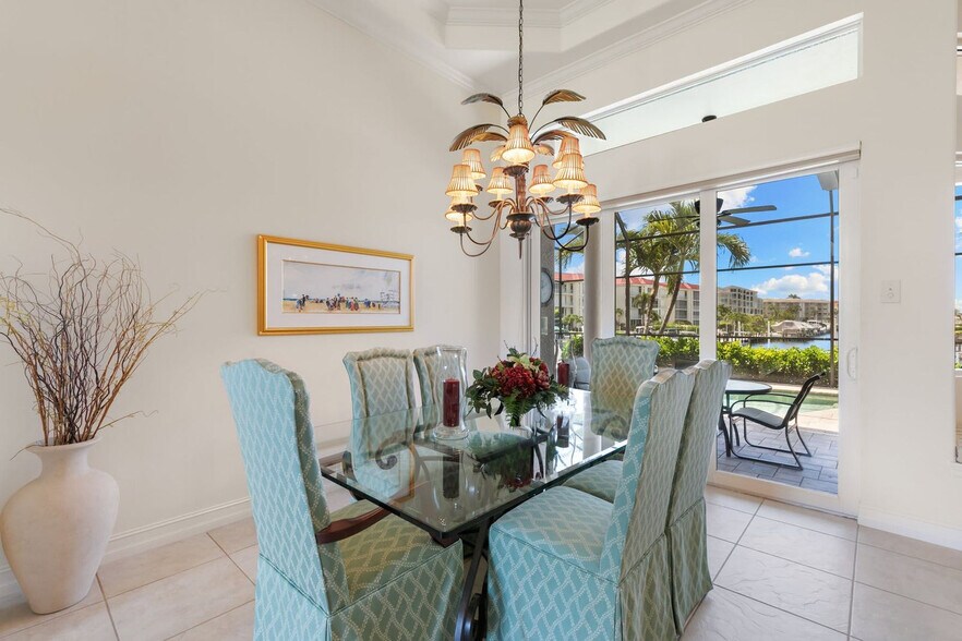 Building Photo - 872 Banyan Ct