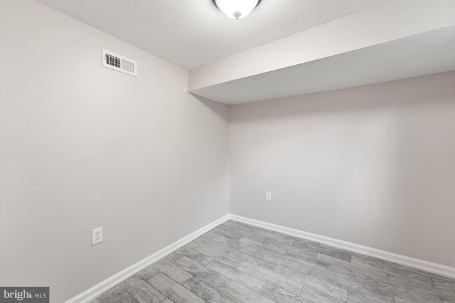 Building Photo - 2341 Belleview Ave