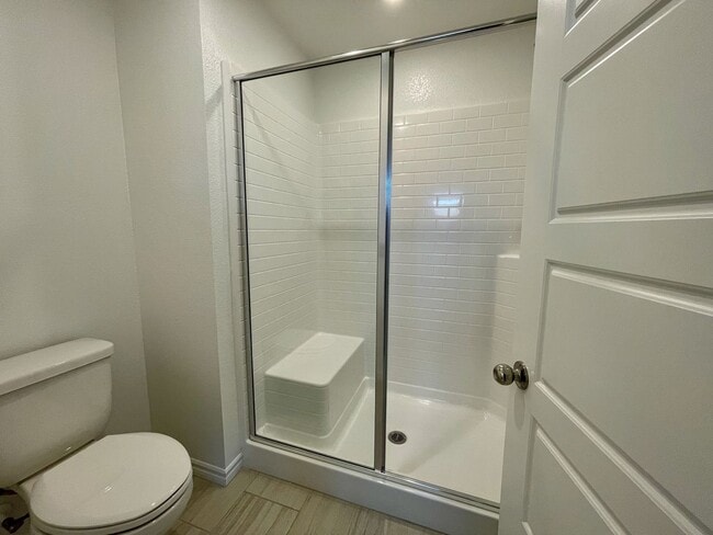 Building Photo - Gated 3 Bed, 2.5 Bath, 2 Car Garage Townho...