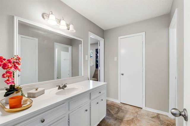 Building Photo - 310 Candlewood Pl