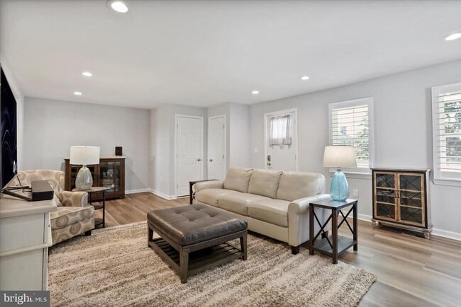 Building Photo - 408 Blue Ridge Ave NE