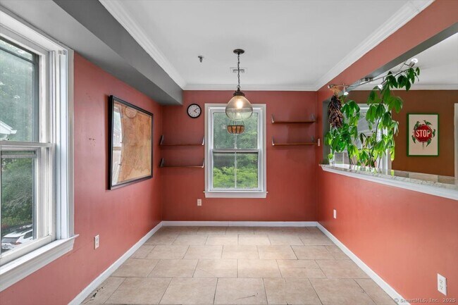 Building Photo - 677 Quinnipiac Ave