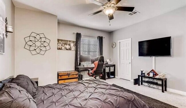 Building Photo - AWESOME 3 BEDROOM RENTAL DUAL LIVING SPACES LOCATED IN THE SW!!!!