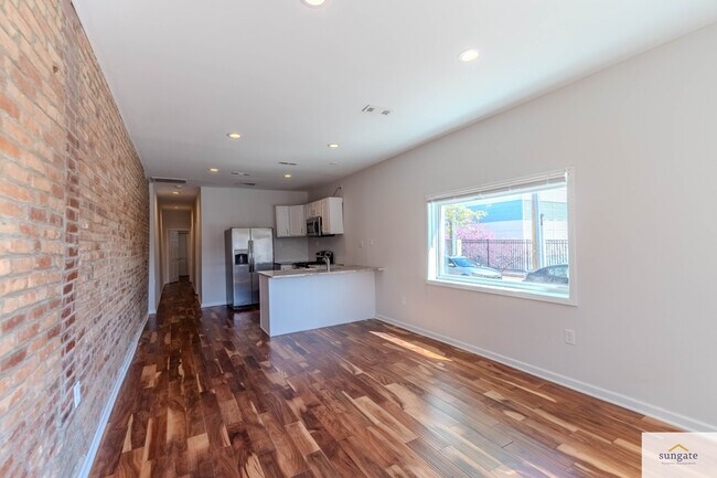 Building Photo - 2608 E Fayette St