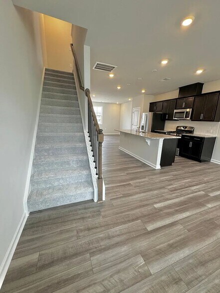 Building Photo - 2624 Chert Ln