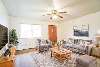 Building Photo - 8011 SE Otty Rd