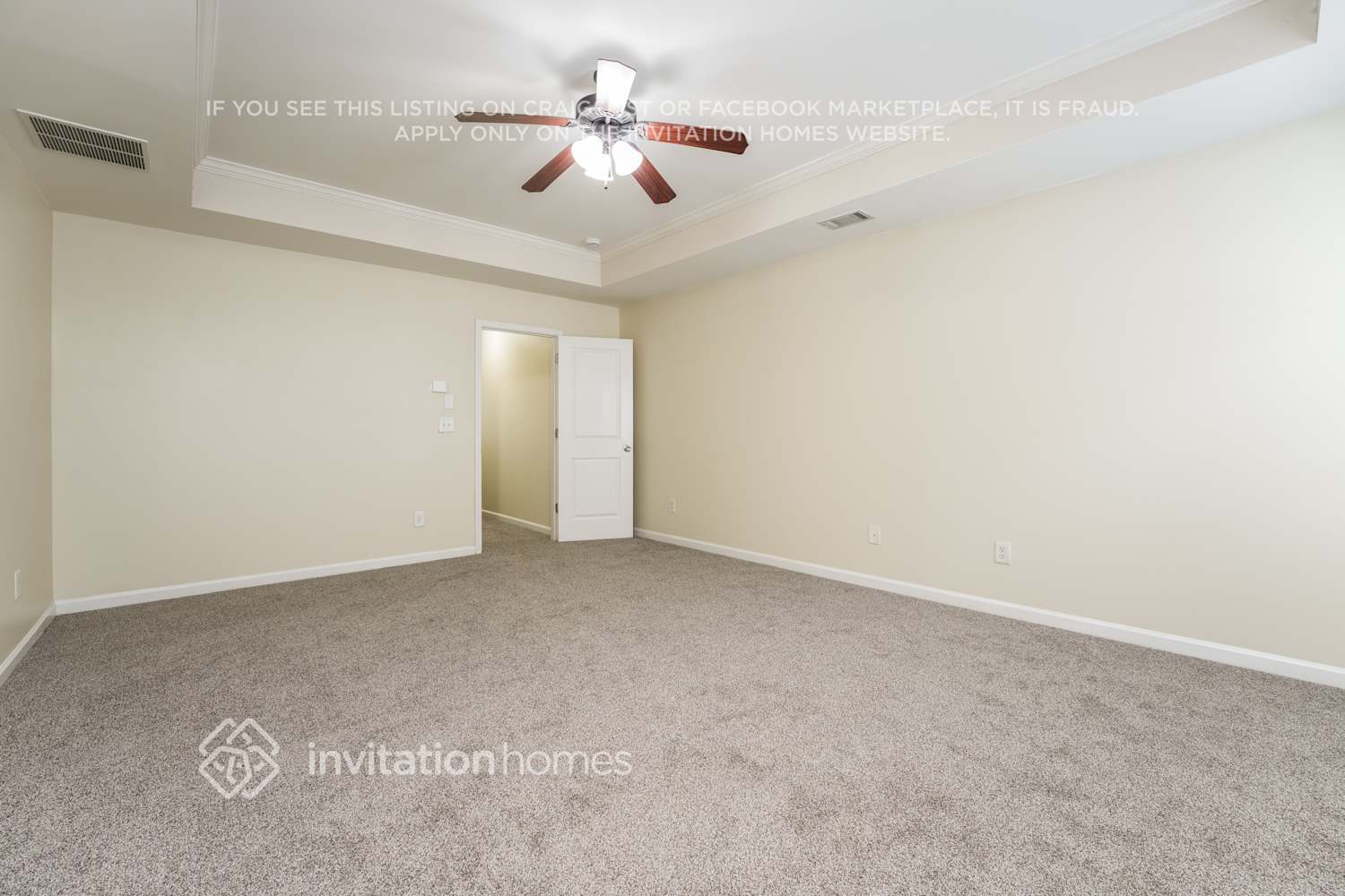 Building Photo - 3447 Rosebud Park Dr