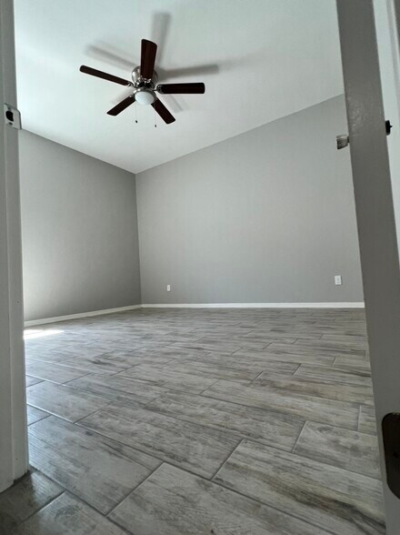 Building Photo - 1306 W Heritage Dr