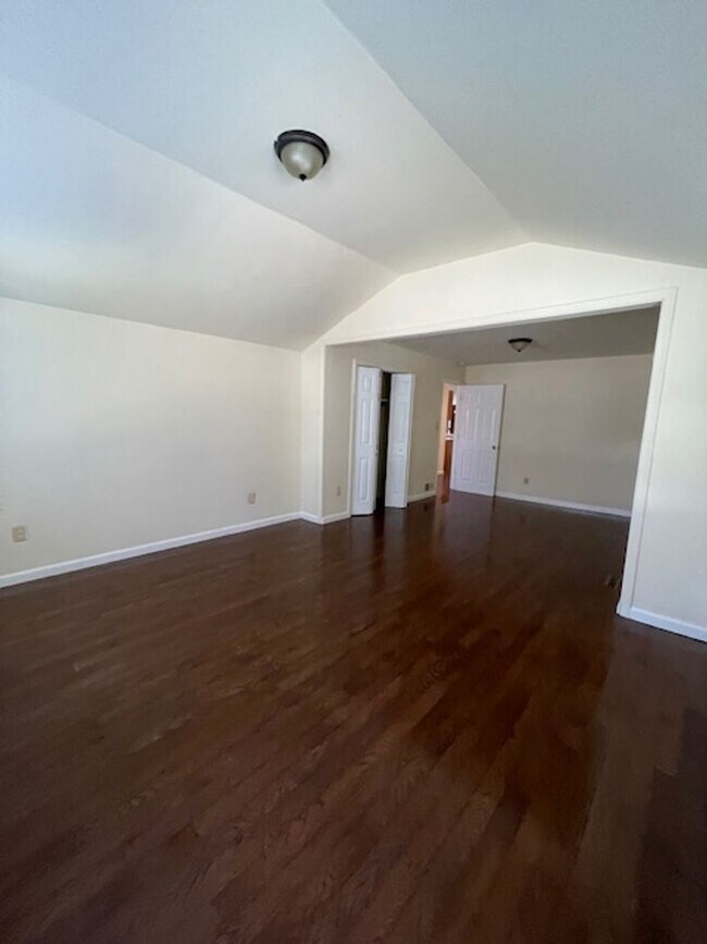 Building Photo - SINGLE FAMILY HOME IN TWINBROOK FOREST