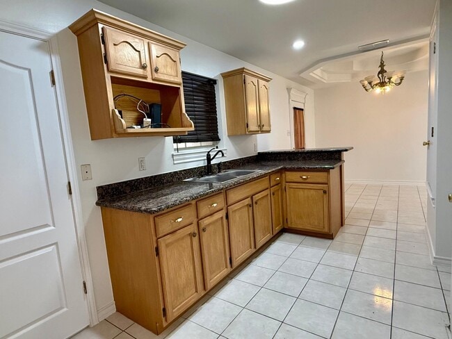 Building Photo - 12613 River Bend Cir