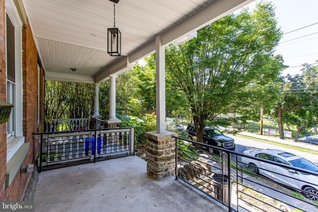 Building Photo - 7415 Sprague St