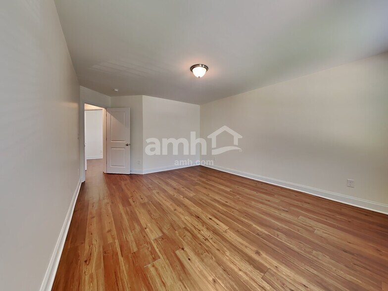 Building Photo - 5306 Dayan Dr