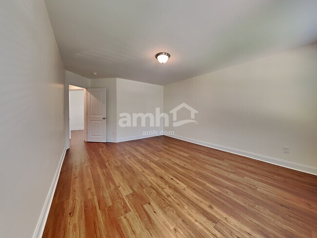 Building Photo - 5306 Dayan Dr