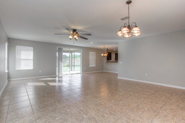 Building Photo - 6794 Glenbrook Dr