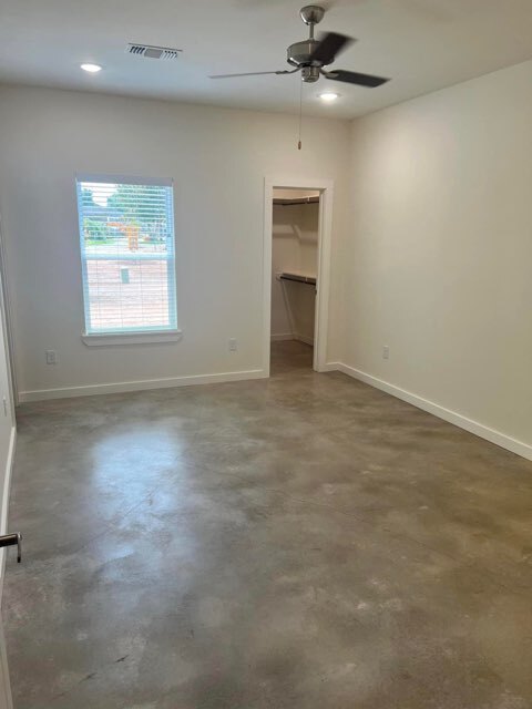 Building Photo - 111 Coon Trl