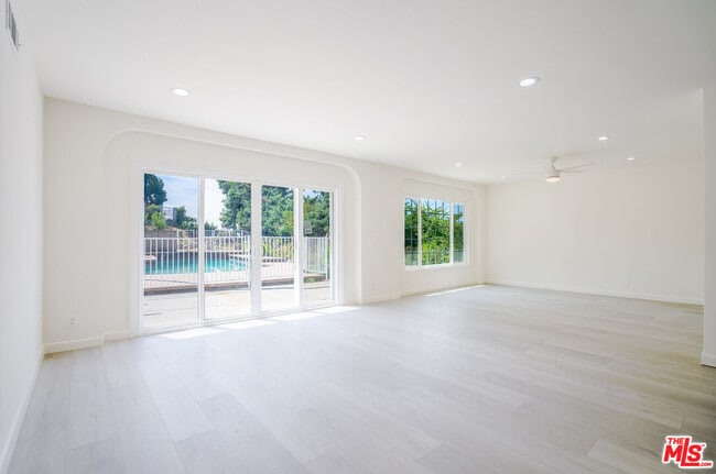 Building Photo - 17440 Fraser Pl