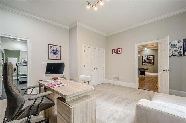 Building Photo - 700 S Brighton Ct