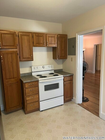 Building Photo - 550 Belmont St