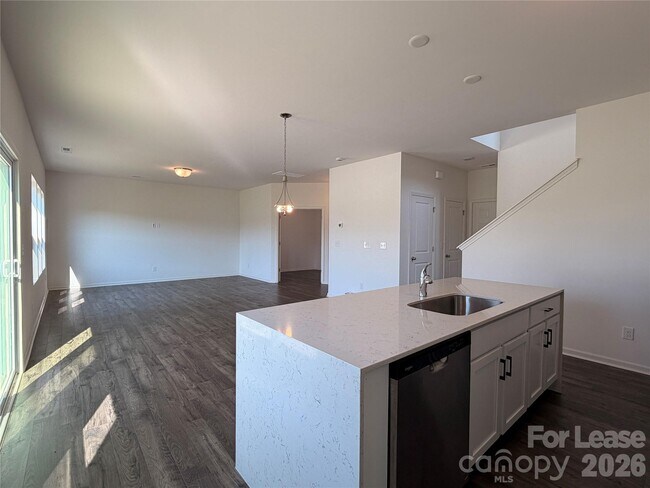 Building Photo - 242 Redondo Dr