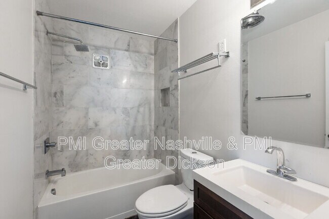 Building Photo - 3600 Hillsboro Pike