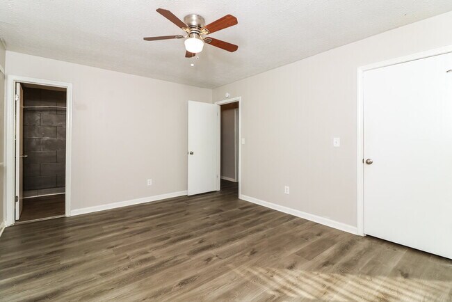 Building Photo - 427 Ridgetop Dr NW