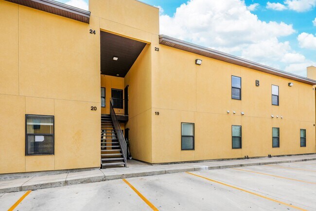 Building Photo - 2119 S Ejido Ave