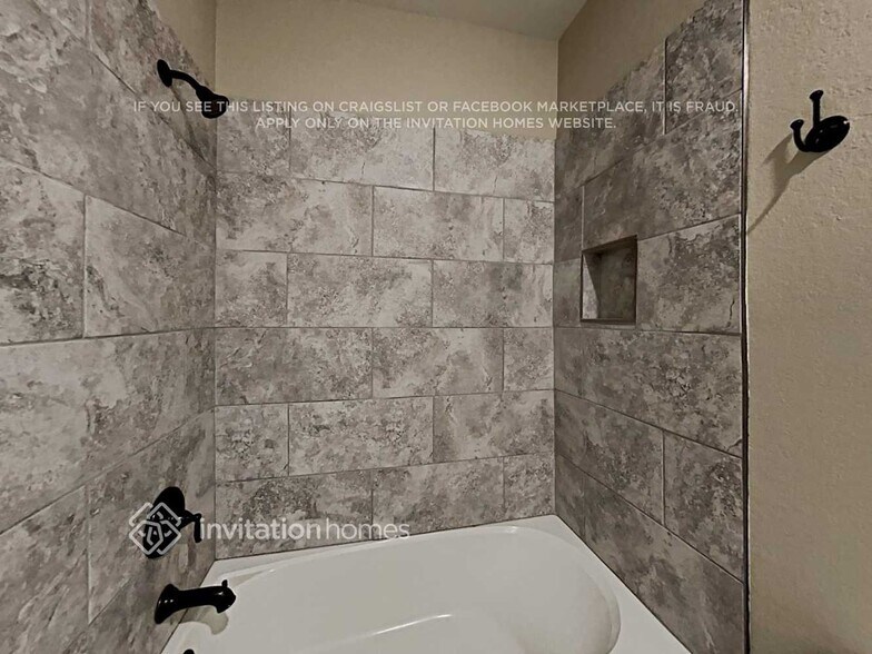 Building Photo - 457 Samara Ct