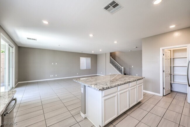Building Photo - 10783 Searchers Ave