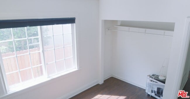 Building Photo - 1016 Palm Ave